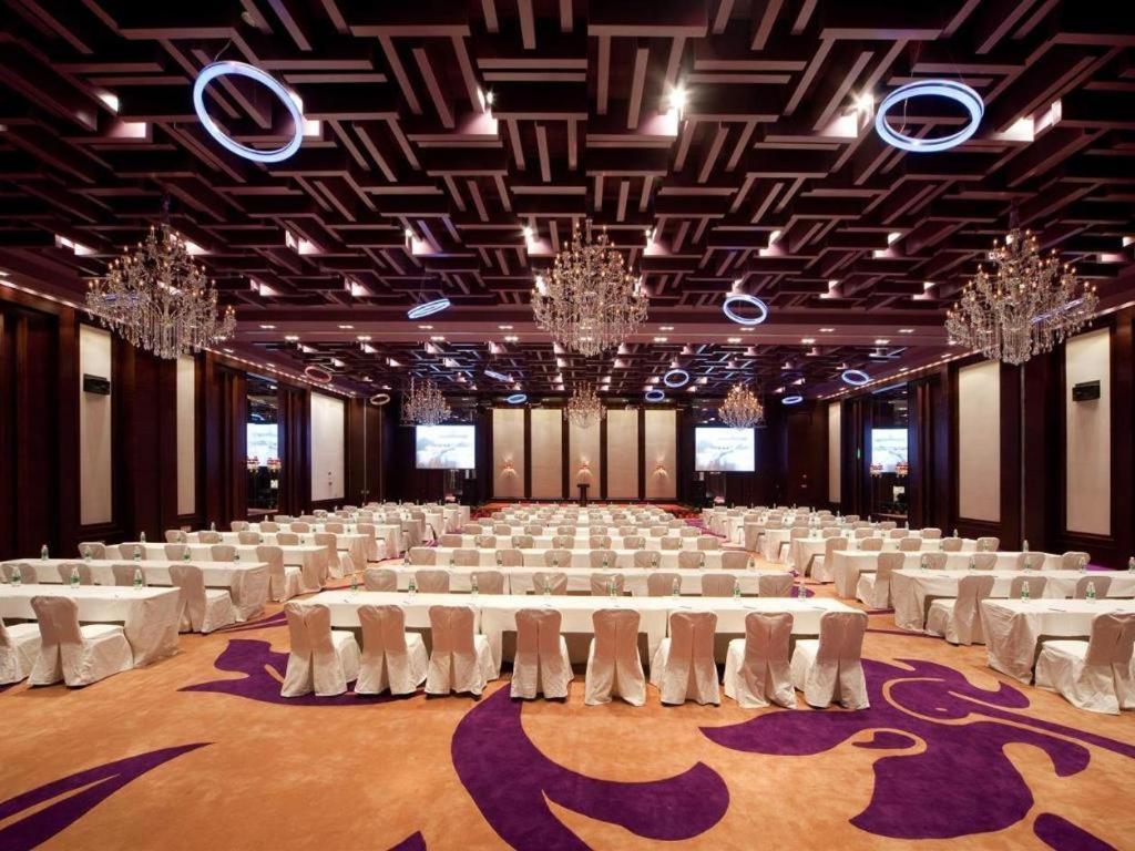 Guangzhou Carat Hotel Экстерьер фото