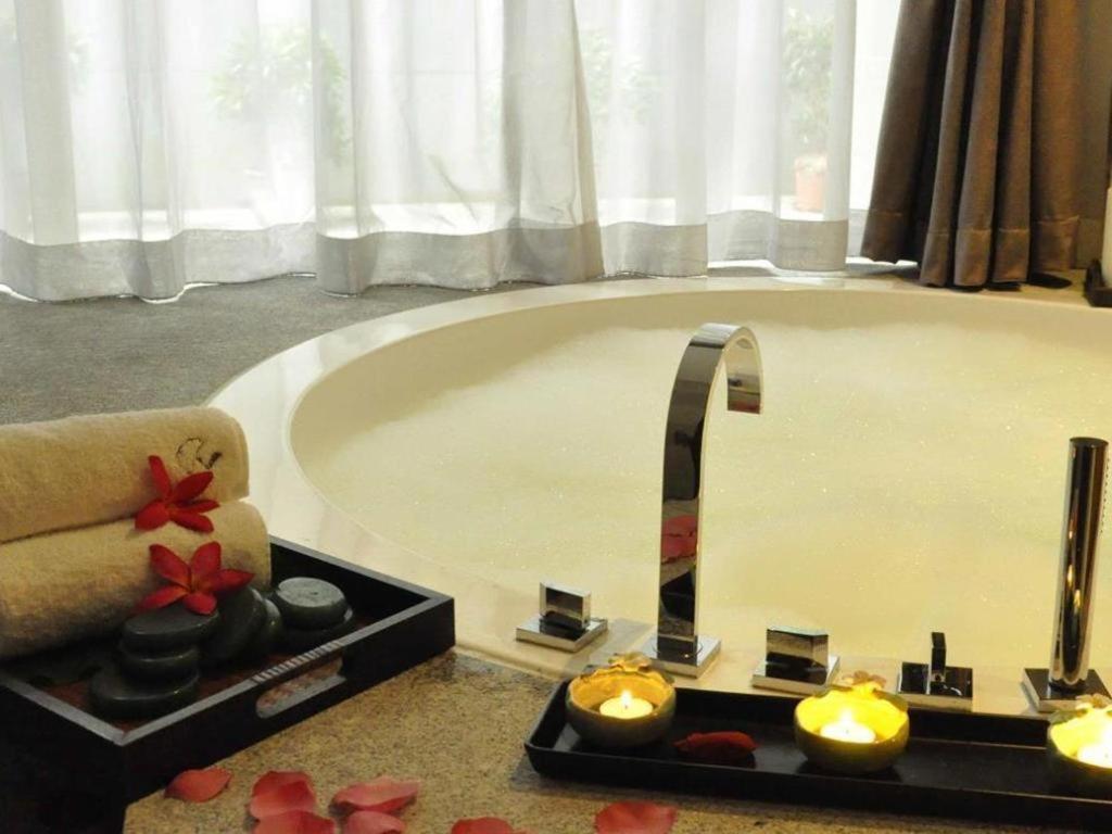 Guangzhou Carat Hotel Экстерьер фото
