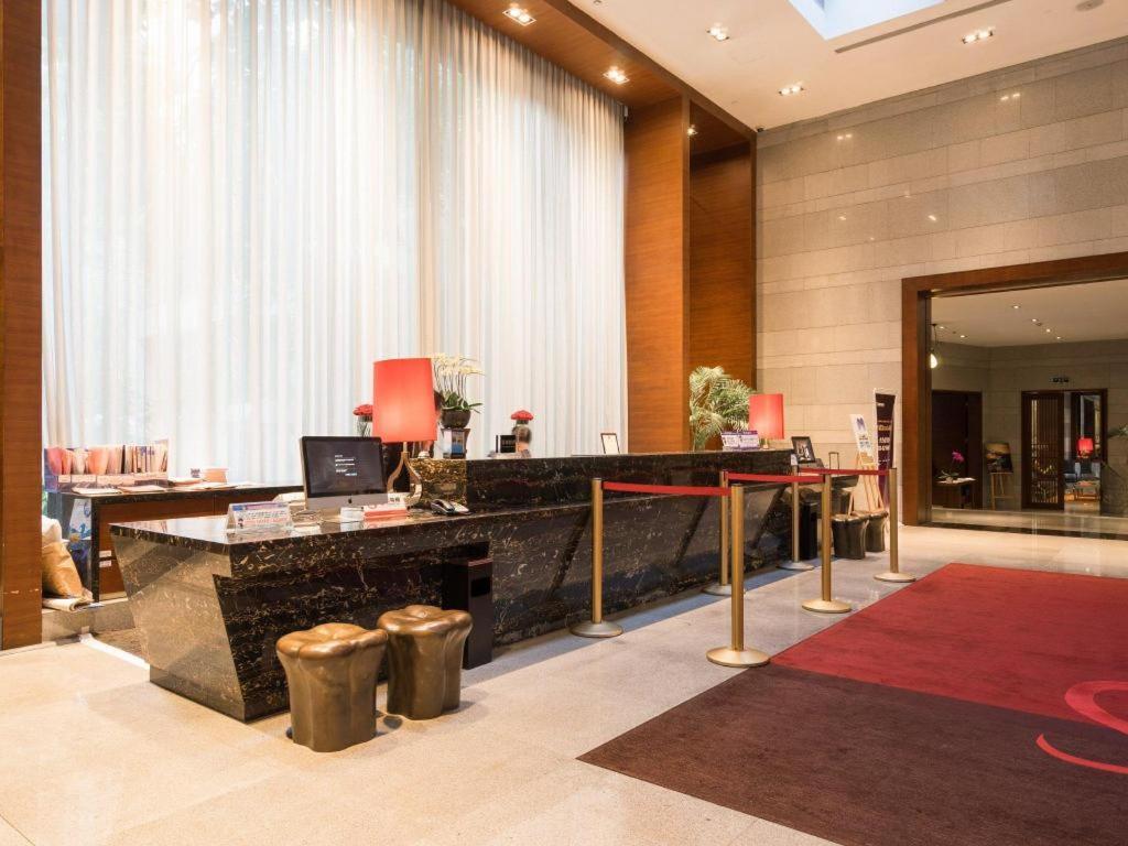 Guangzhou Carat Hotel Экстерьер фото