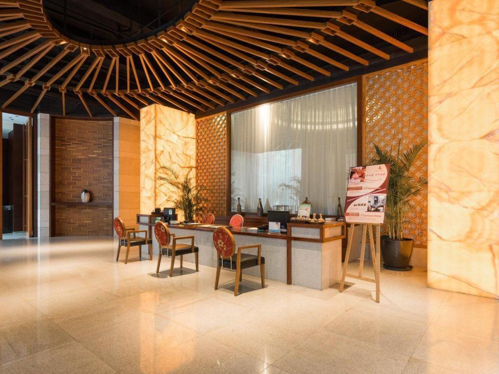 Guangzhou Carat Hotel Экстерьер фото